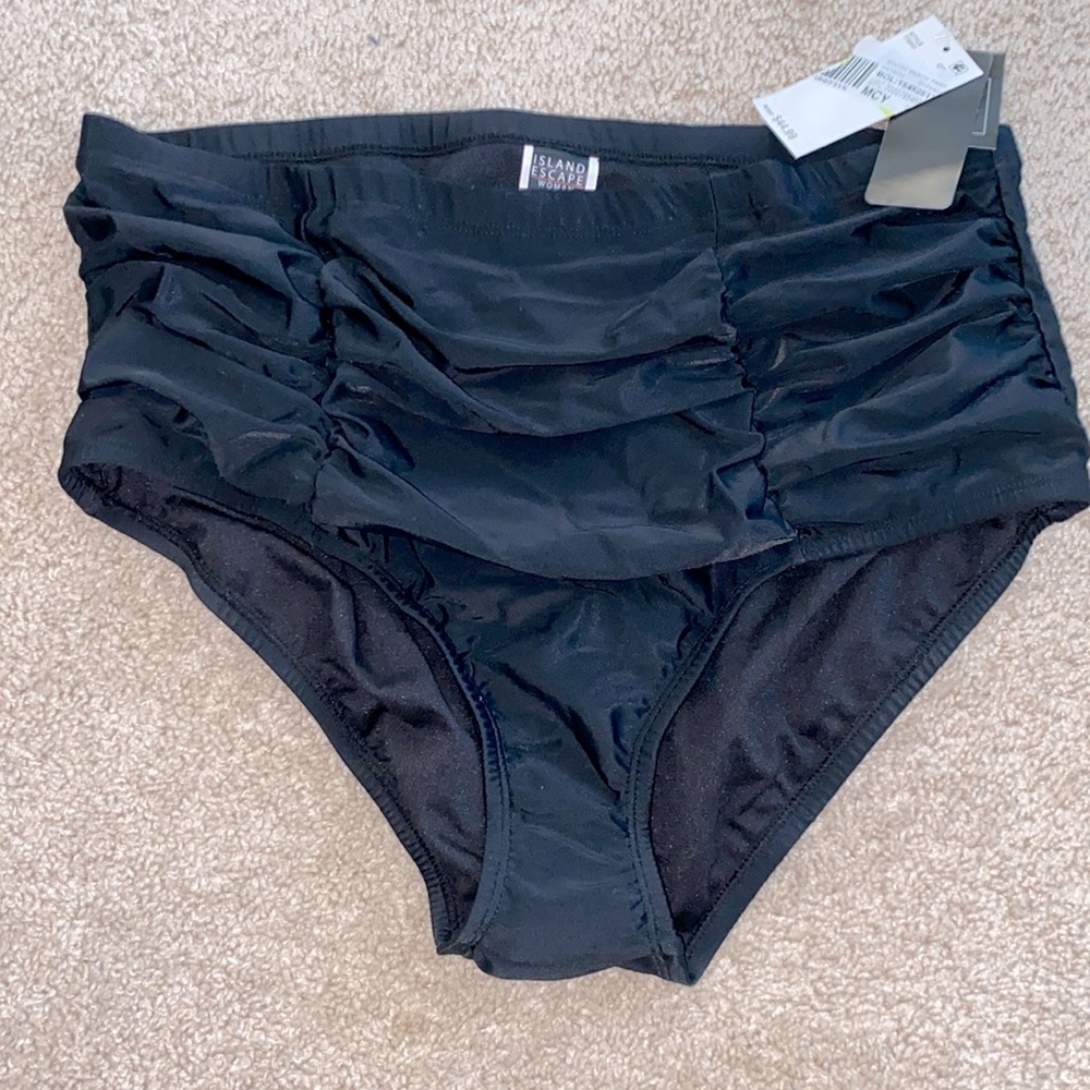 NWT Island Escape Woman Black Tummy Control Sz 18W Retail $45